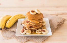 La confiture EXTRA de banane à la vanille est parfaite pour être dégustée sur des pancakes!