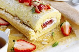 La confiture EXTRA de fraise est délicieuse en pâtisserie, avec tous types de gâteaux, comme la gâteau roulé à la confiture!
