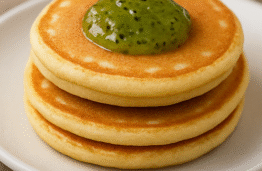 Pancakes et crêpes Cette confiture de kiwi est délicieuse en topping sur des pancakes, des gaufres, ou pour garnir de bonnes crêpes maison!