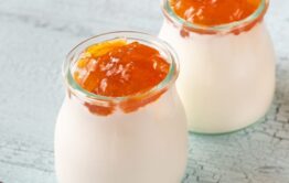Panna cotta, yaourts et verrines Comme toutes les confitures, une cuillère suffit pour transformer votre yaourt ou fromage blanc en un dessert gourmand aux fruits!